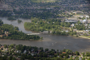 Vue aérienne de l’Île-des-Moulins (au centre), aujourd’hui.